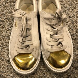 PUMA Women's Suede Platform Gold-Tipped Fashion Sneaker